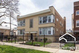 4820 N Saint Louis Ave, Unit G Apartamentos