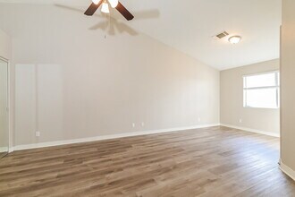 827 Harbor Beach Ct in Henderson, NV - Building Photo - Building Photo