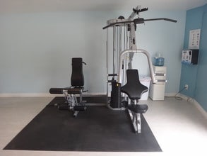 Oceanaire Apartment Homes in Huntington Beach, CA - Building Photo - Building Photo