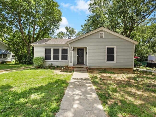 2206 Fowler Dr