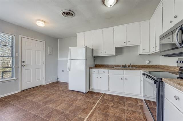 property at 7 Pershing Dr