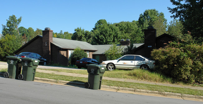 2804 Seclusion Ct in Raleigh, NC - Building Photo - Building Photo