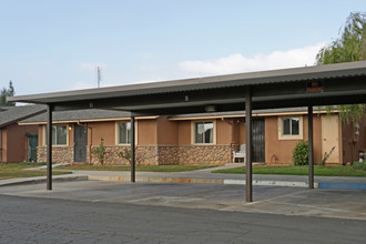 La Serena in Porterville, CA - Building Photo - Building Photo