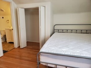 2509 10th St NE, Unit #A in Washington, DC - Building Photo - Building Photo