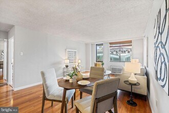 1325 18th St NW in Washington, DC - Building Photo - Building Photo