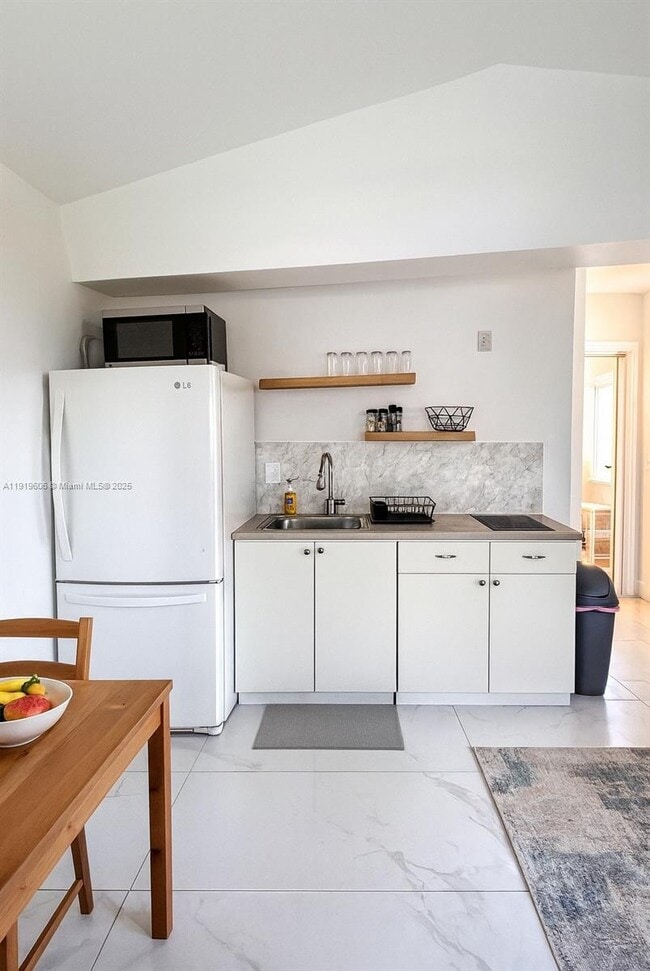 1615 NE 108th St in Miami, FL - Building Photo - Building Photo