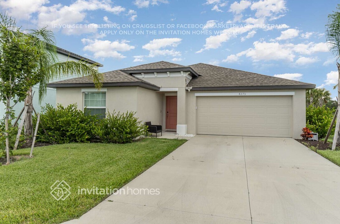 4275 Palatina Way in North Fort Myers, FL - Building Photo