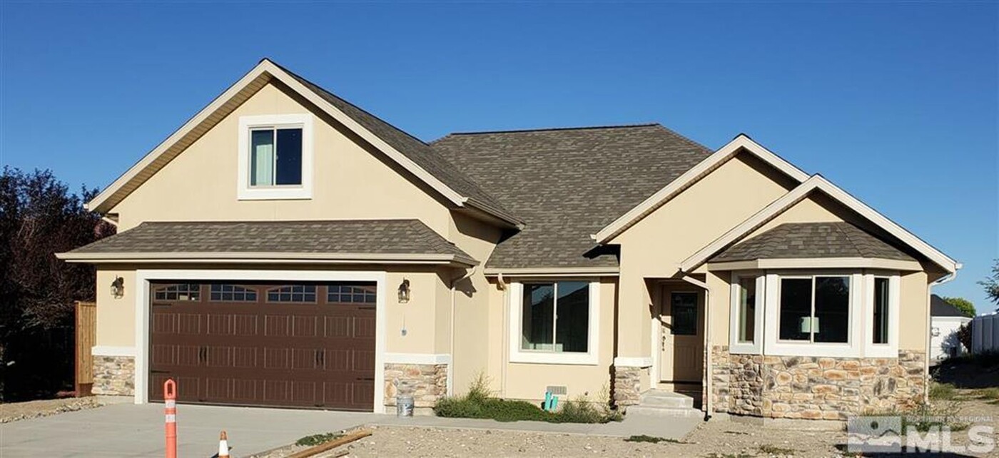 310 Ben's Way in Fernley, NV - Building Photo