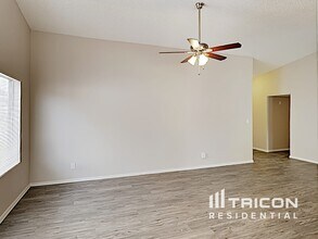 10826 N 41st Ave in Phoenix, AZ - Building Photo - Building Photo