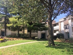 2101 Melrose Dr in Champaign, IL - Building Photo - Building Photo