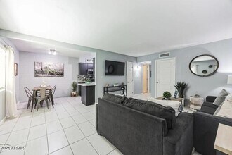 1220 N 44th St, Unit 3 in Phoenix, AZ - Building Photo - Building Photo