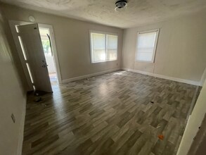 3033 Thomas St in Jacksonville, FL - Building Photo - Building Photo