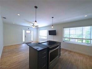 1915 Llewellyn Dr in Ft. Myers, FL - Building Photo - Building Photo