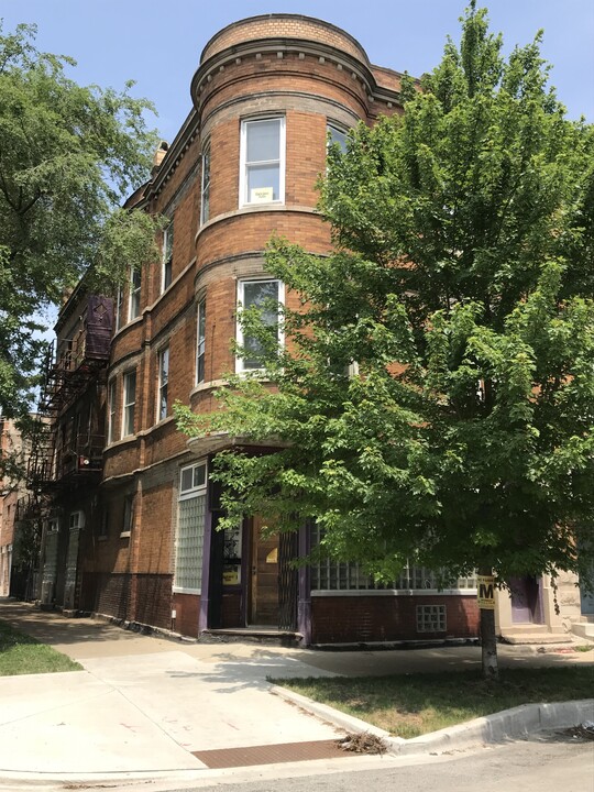 905 N Rockwell St, Unit 1 in Chicago, IL - Foto de edificio
