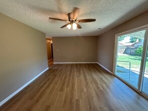 310 Hedstrom Rd in Turlock, CA - Building Photo - Building Photo