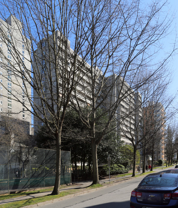 Sunset Towers in Vancouver, BC - Building Photo