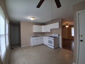 908 Knollcrest Dr in Danville, IL - Building Photo - Building Photo