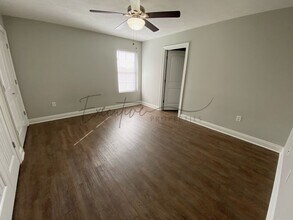 193 Gilmore Rd in Moss Bluff, LA - Building Photo - Building Photo