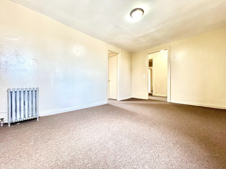 878 Bryant Ave in Bronx, NY - Building Photo