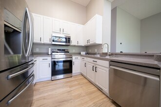 5008 Bluff Heights Trail SE in Prior Lake, MN - Building Photo - Building Photo