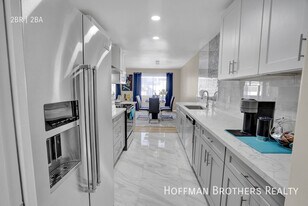 121 Croft Ave, Unit 308 in Los Angeles, CA - Building Photo