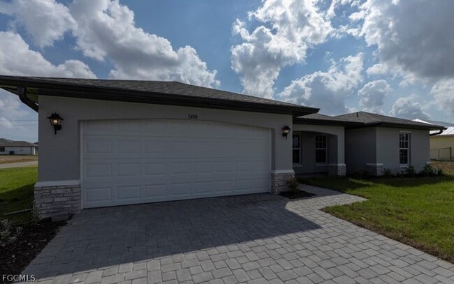 1400 SW 1st Terrace in Cape Coral, FL - Building Photo - Building Photo