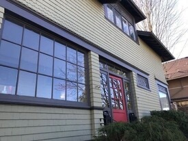 910 N Garden St in Bellingham, WA - Building Photo