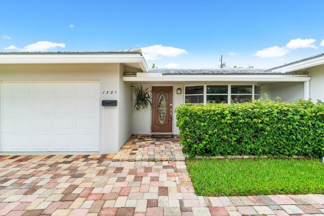 1301 SE 14th Dr in Deerfield Beach, FL - Building Photo - Building Photo
