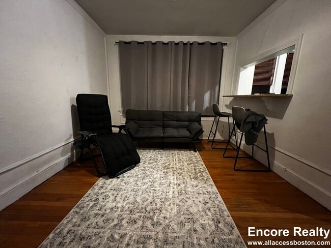 property at 2003 Commonwealth Ave