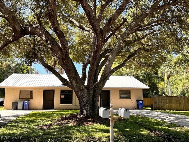 16363 Teresa Ln in North Fort Myers, FL - Building Photo - Building Photo