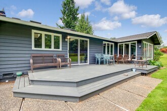 13128 166th Ave SE in Renton, WA - Foto de edificio - Building Photo