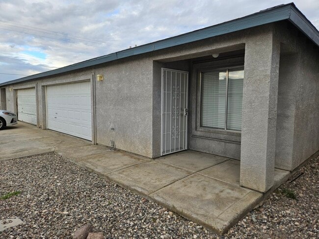 property at 813 Gemstone Ave