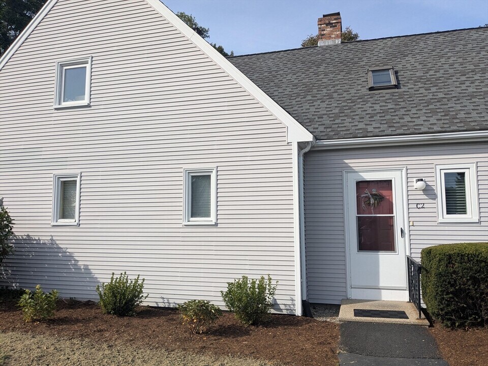 52 Liberty St in Plymouth, MA - Foto de edificio