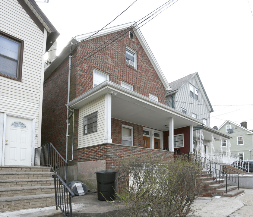 324 Rosehill Pl in Elizabeth, NJ - Building Photo