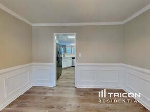 9260 Carnes Estates Dr in Jonesboro, GA - Foto de edificio - Building Photo