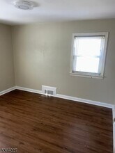 442 Rosewood Terrace in Linden, NJ - Building Photo - Building Photo