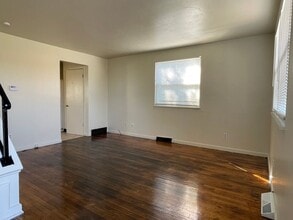 4105 Sullivant Ave in Columbus, OH - Building Photo - Building Photo