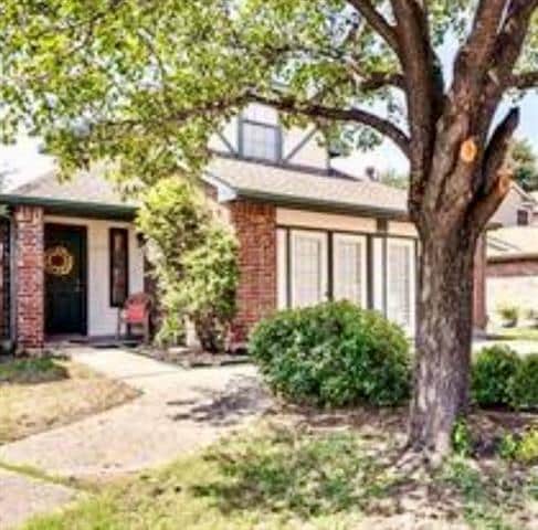 property at 2012 Cardinal Ln