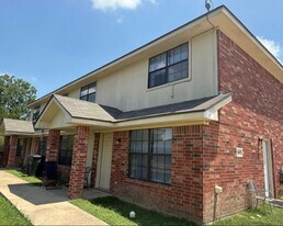 1009 Lansberry Ct in Killeen, TX - Building Photo
