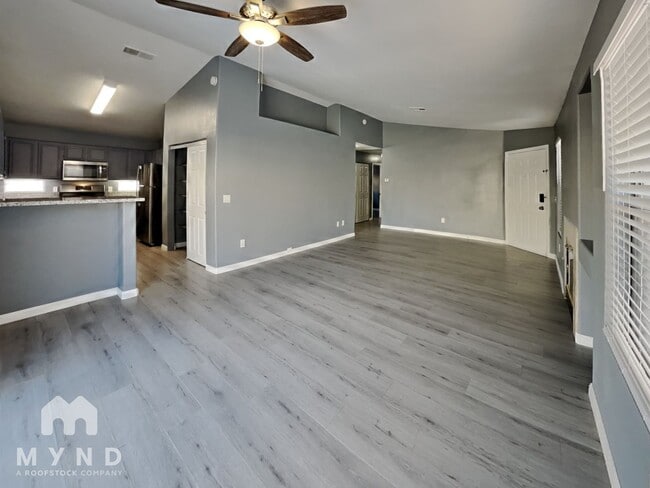 5537 Morning Swim Ln in Las Vegas, NV - Building Photo - Building Photo