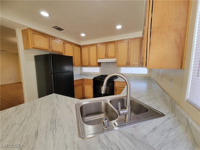 9760 Ocotillo Falls Ave in Las Vegas, NV - Building Photo - Building Photo