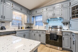 702 Chambers Dr NE in Huntsville, AL - Building Photo - Building Photo