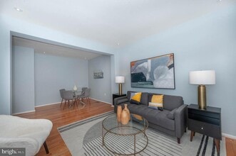 8067 Nicosh Cir Ln in Falls Church, VA - Building Photo - Building Photo