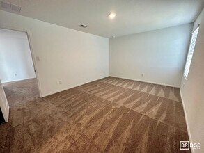 2438 Double Oak Dr in New Braunfels, TX - Foto de edificio - Building Photo