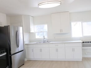 11116 S Figueroa St, Unit 2 in Los Angeles, CA - Foto de edificio - Building Photo