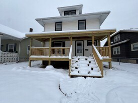 1828 9th St in Rock Island, IL - Building Photo