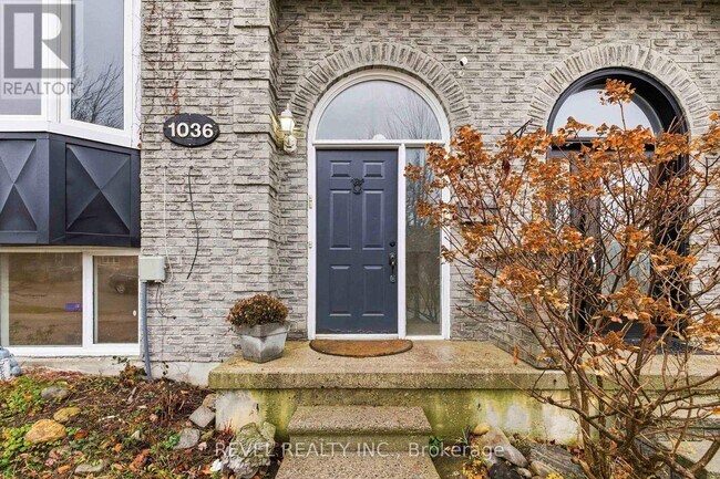 1036 Attersley Dr in Oshawa, ON - Building Photo - Building Photo