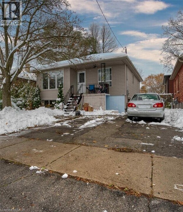 165 Helena Ave in London, ON - Building Photo