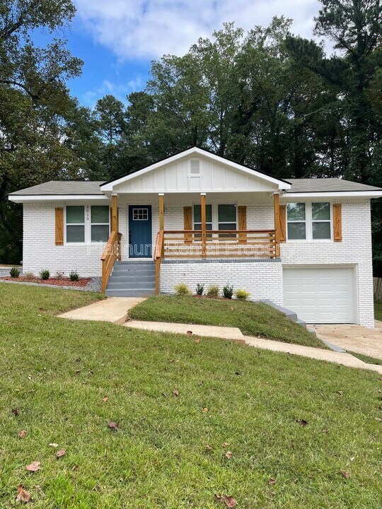 3013 Michael Dr SW in Marietta, GA - Building Photo