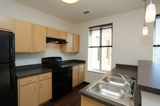 Ingram Place Apartments in Milwaukee, WI - Building Photo - Interior Photo